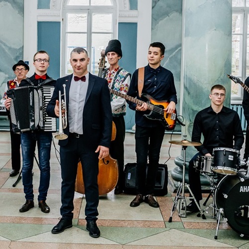 Музыка и артисты для корпоративов, дней рождений, праздников и вечеринок в Молдове на заказ.